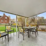 Open Floor Spacious Home, 15Min From Downtown, Private Garage, Kids Friendly